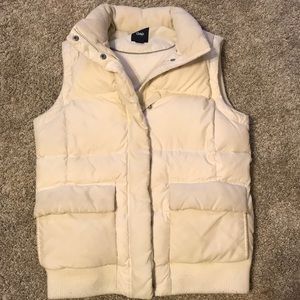 GAP White puffer vest